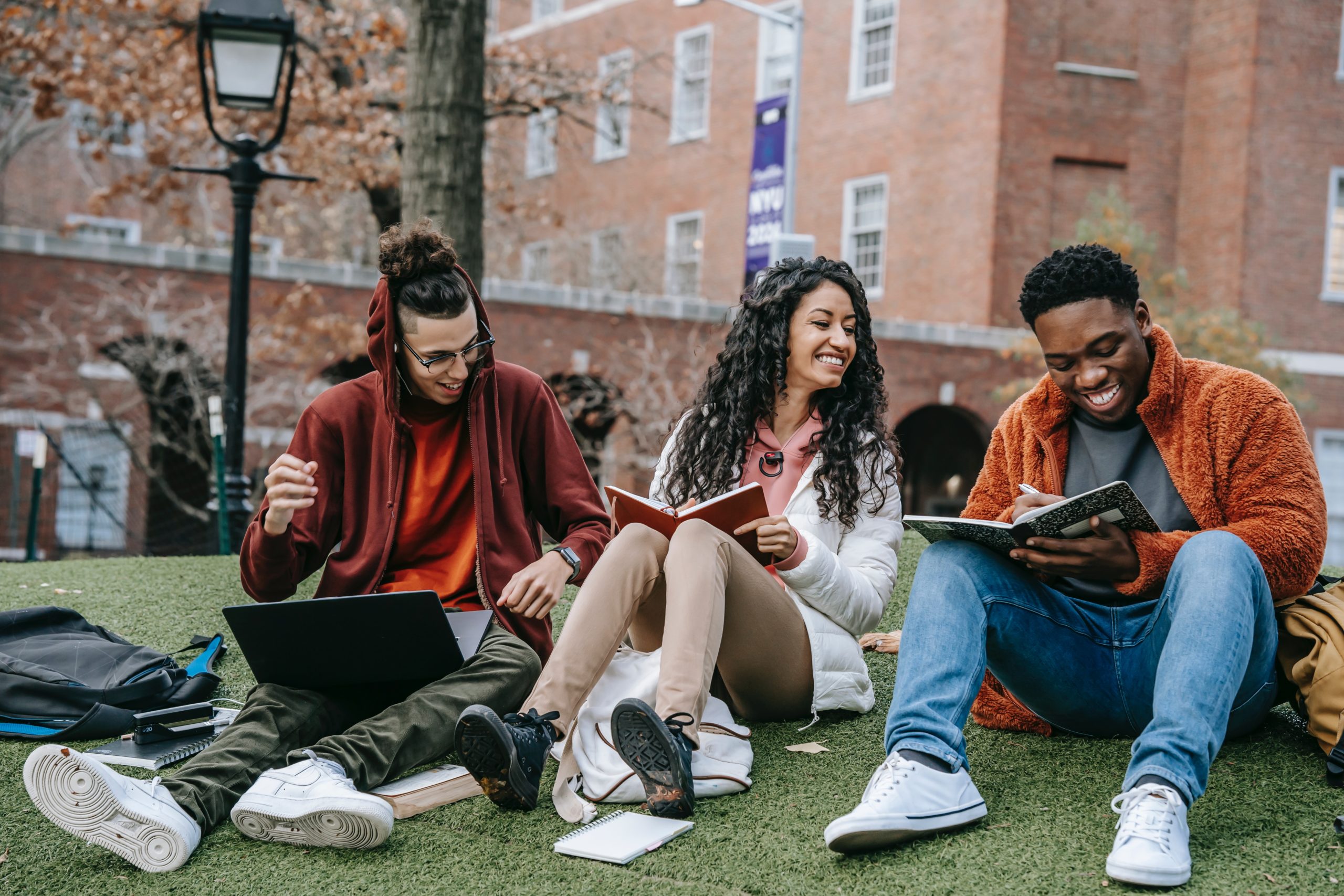 Étudiants_Entreprise_École